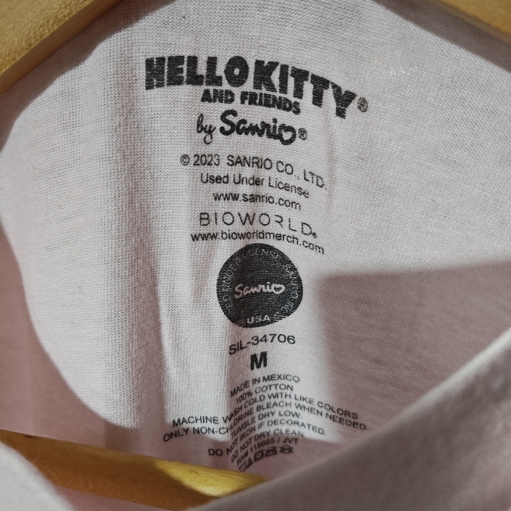 Hello Kitty and Friends Pink T-shirt Size Medium Unisex - Picture 3 of 3